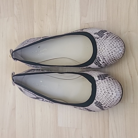 Kate Spade Snakeskin Taffy Studded Ballet Flats Slip-On Size 8.5 - Picture 3 of 9